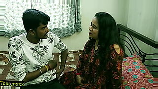 Hot Indian MILF bhabhi gets her pussy fucked by 18-year-old.