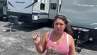 Colombian babe gives pussy and ass down payment for RV. La Paisa.