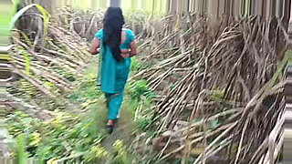 Outdoor Sugarcane field sexy married girlfriend KO choda full hard sex.