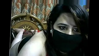 Tamil aunty gets naughty outdoors in xvideos video