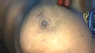 Big-boobed aunties and bhabhis in chudis, getting fucked and moaning in Tamil videos.