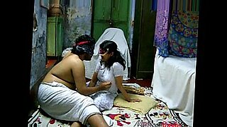 Hot Indian innocent Savita Bhabhi fucking with Ashok.