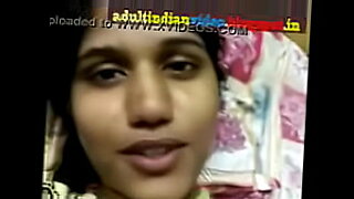 Cheating girlfriend speaks to her partner in Hindi in this xvideos video.