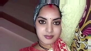 Close up and personal look at a hot Indian bhabhi in action.