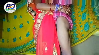 Indian bhabhi in horseback riding position gets fucked hard with a big dick.