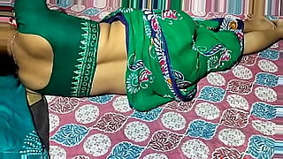 Hot Indian wife in saree gets fucked hard and swallows cum in Xvideo.