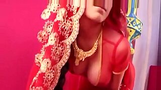 Beautiful Indian girl showing off her sex skills in this hot video.