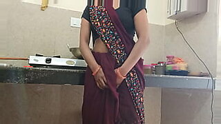 Amateur video of an Indian bhabhi in action in the kitchen.