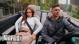 Beautiful Ginebra Bellucci has great sex in a car.