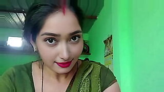 Hot Indian babe with natural tits gives a blowjob and gets fucked in Hindi.