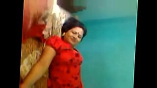 Indian man fucking sexy Sali's pussy in red saree in home.