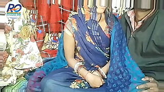 Episodes (1) - Desi Rashi Aunty Sex with awesome first Hindi audio. Claire Vaise lifted her saree and started fingering.