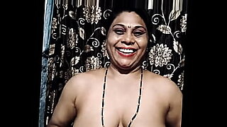 Gujju MILF masturbate in can.