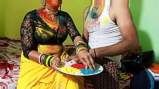 Holi par bahu ne Sasurji ke saath kheli holi Bhurri khole, Desi Bangali chudai video.