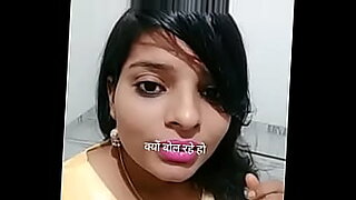 Enjoy hot Hindi porn with a great handjob scene.