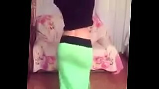 Hot dance routine from desi girl.