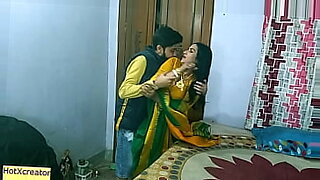 Indian hot Milf aunty vs hot teen!! Indian sex with hindi audio