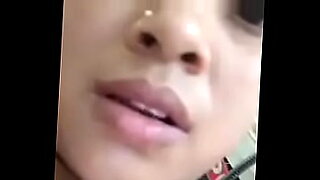 Pretty bhabi finger herself to orgasm.