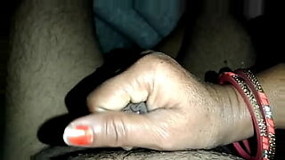 Hot homemade Indian porn in Hindi language.